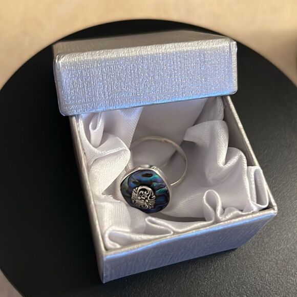 Abalone Shell Solitaire Ring in Sterling Silver and Detail Sz 9 - Picture 12 of 13